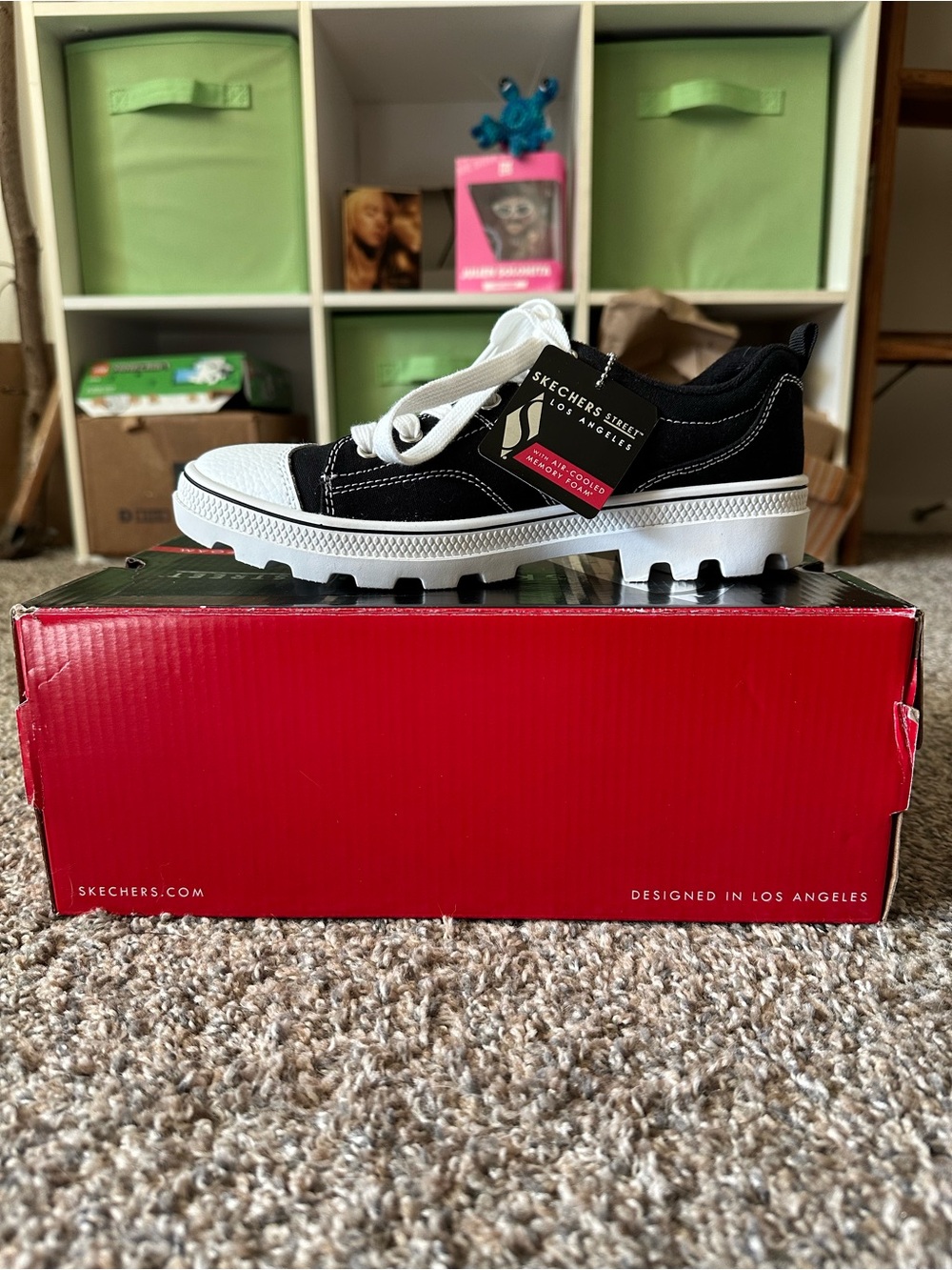 Skechers NEW Black and White Low-Top Platform Sneakers Size 6.5 Women
